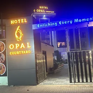  Отель Opal Courtyard