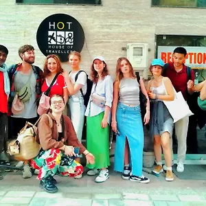 Hot - House Of Travellers Taj View Hostal